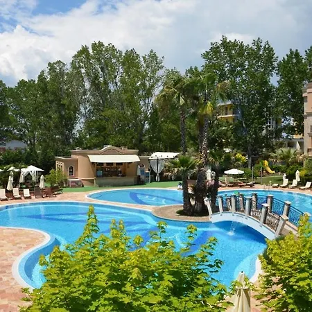 Aphrodite Gardens Lägenhet
