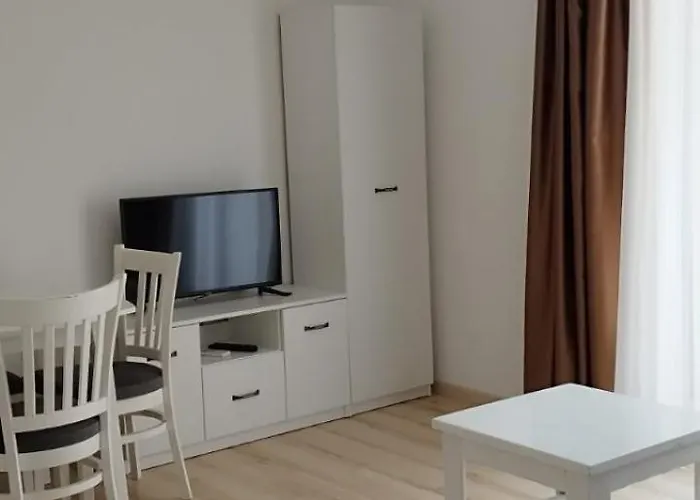 Aphrodite Gardens * ساني بيتش