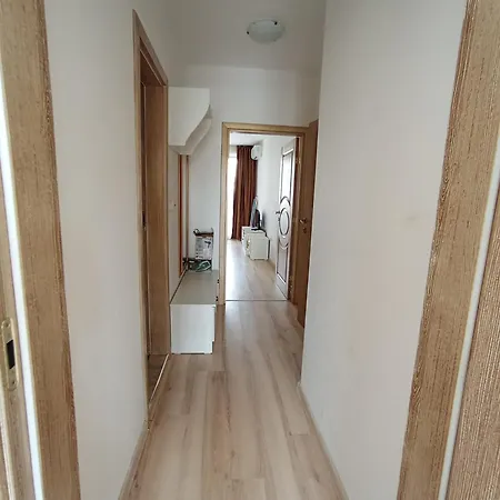 Aphrodite Gardens דירה