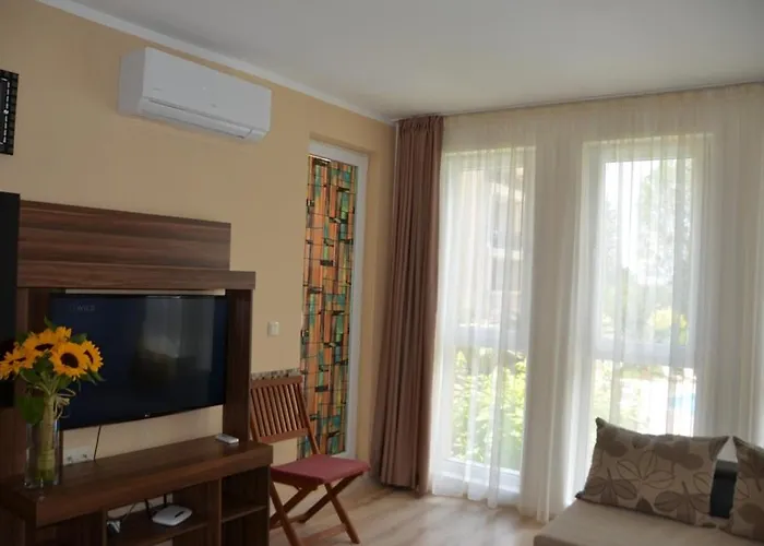 Aphrodite Gardens Apartament *