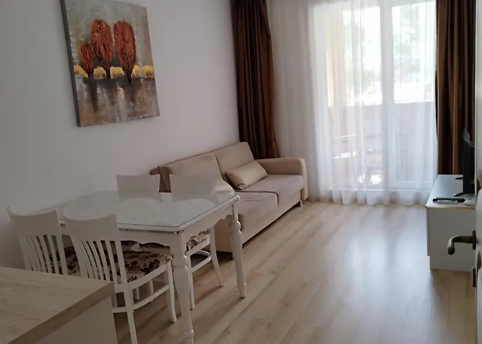 Aphrodite Gardens דירה