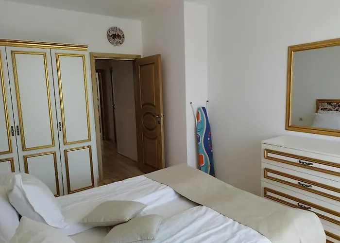 Aphrodite Gardens דירה *